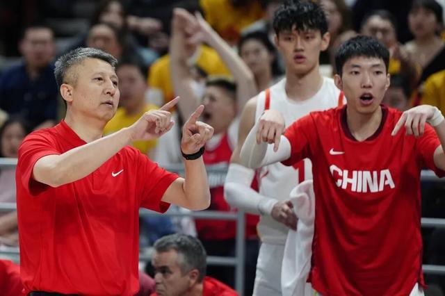 足球分析-集训20天！中国男篮春节无休 全力备战日本